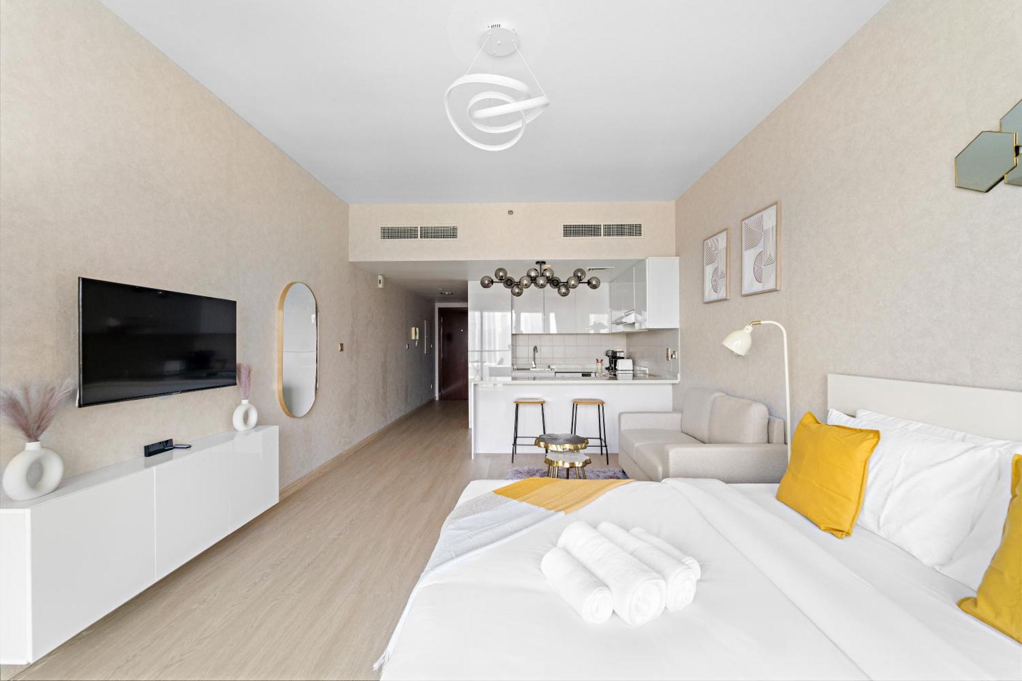 Amazing Modern In Jlt With Gym, Pool, Parking Apartment