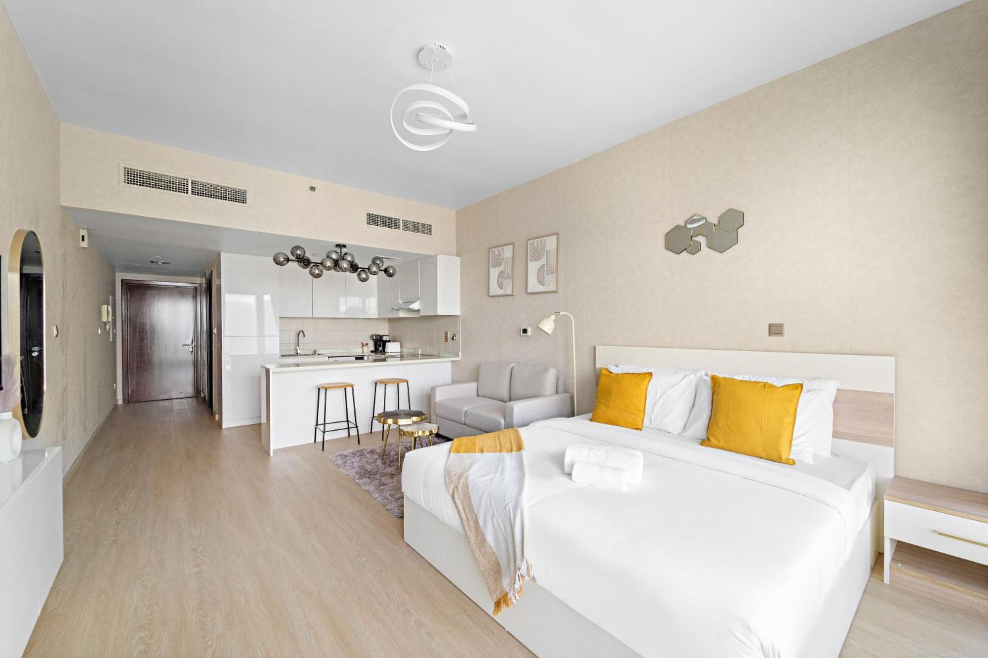 Apartment Amazing Modern In Jlt With Gym, Pool, Parking