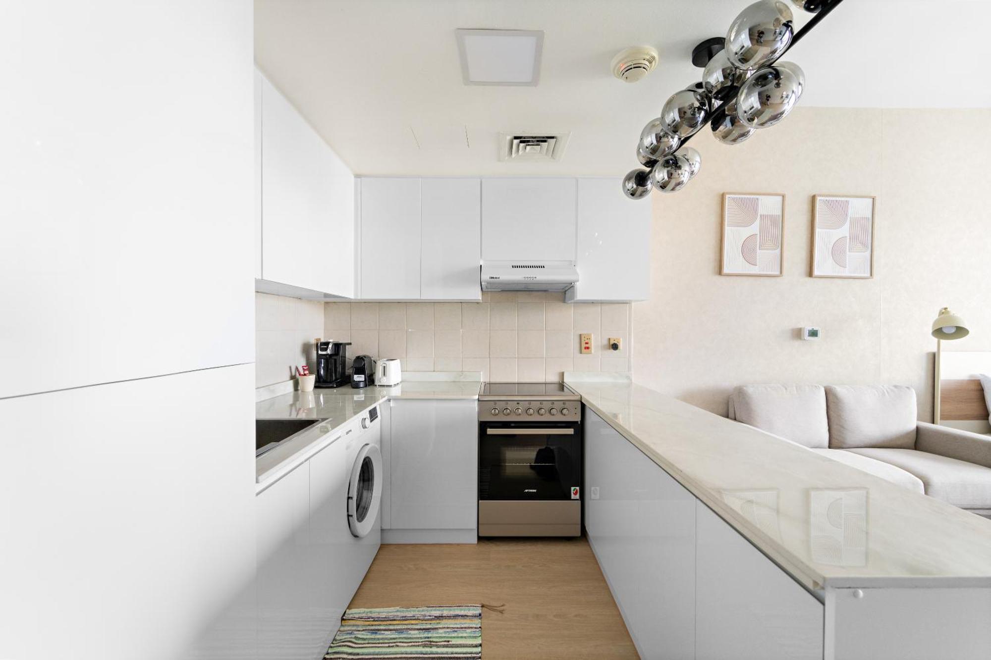 Amazing Modern In Jlt With Gym, Pool, Parking Dubai