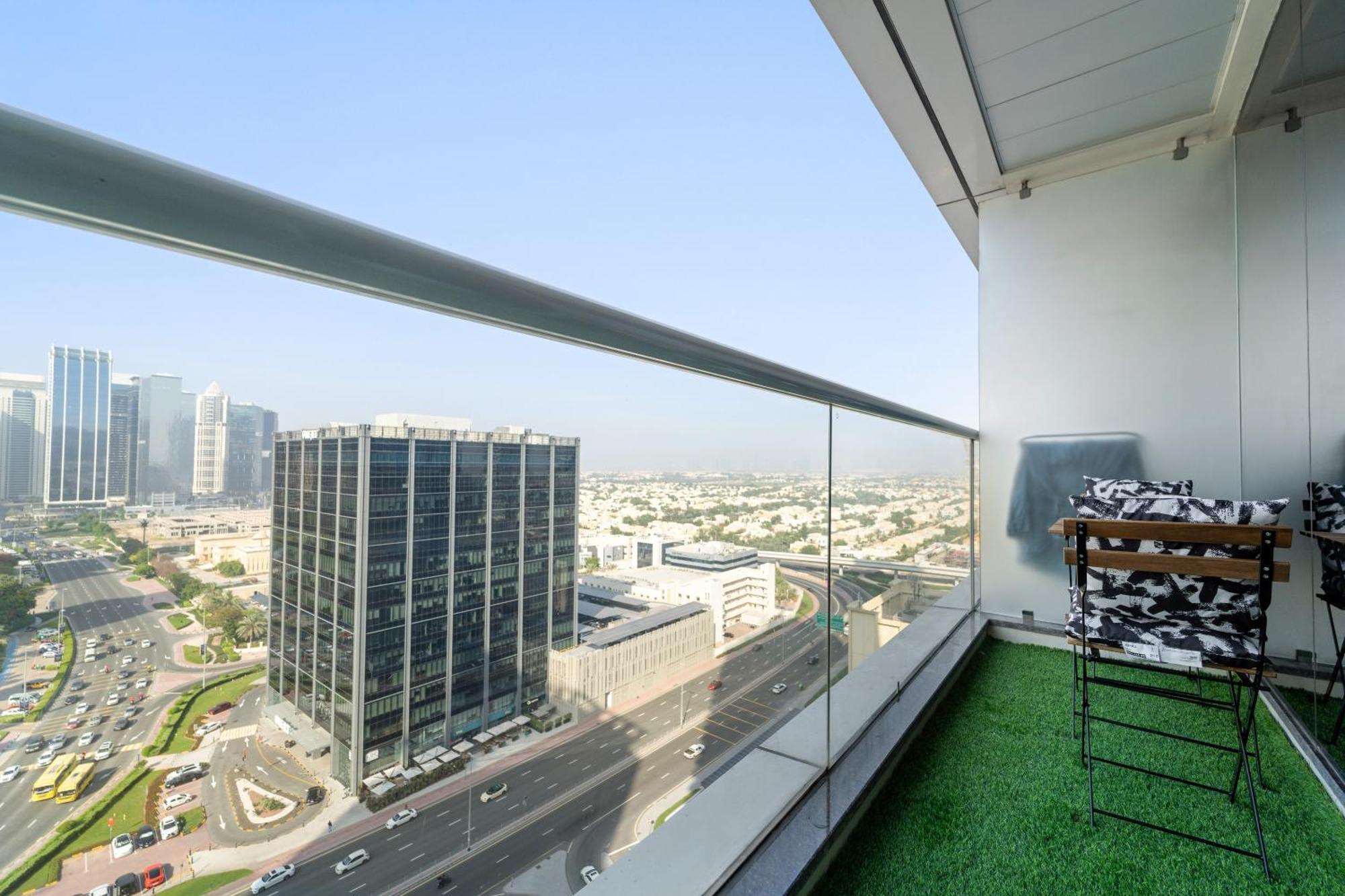 Amazing Modern In Jlt With Gym, Pool, Parking *